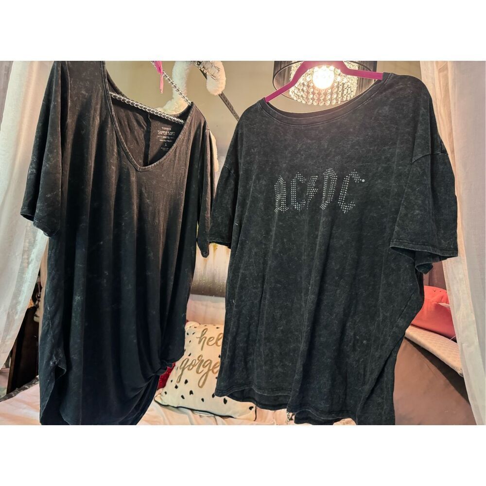 Torrid sz 1 &3xl plus size grey stone wash AC/DC   music band t shirt/tee lot